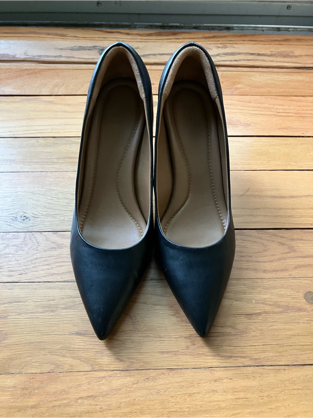 Classic Black Pointed-Toe Women's Pumps